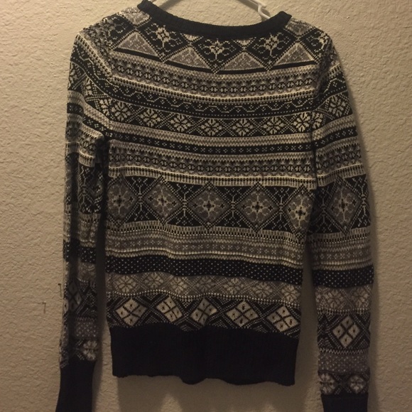 Patterned Sweater - Picture 3 of 3