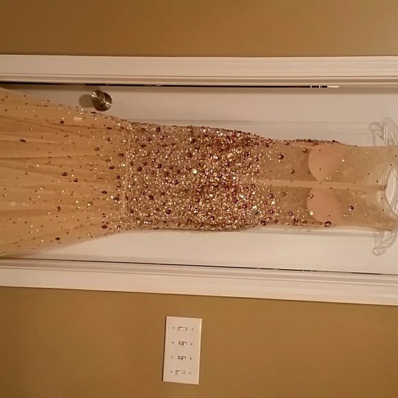 **SOLD*** PROM DRESS - Picture 2 of 4