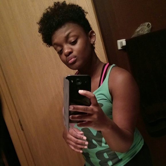 Meet your Posher, Charielle