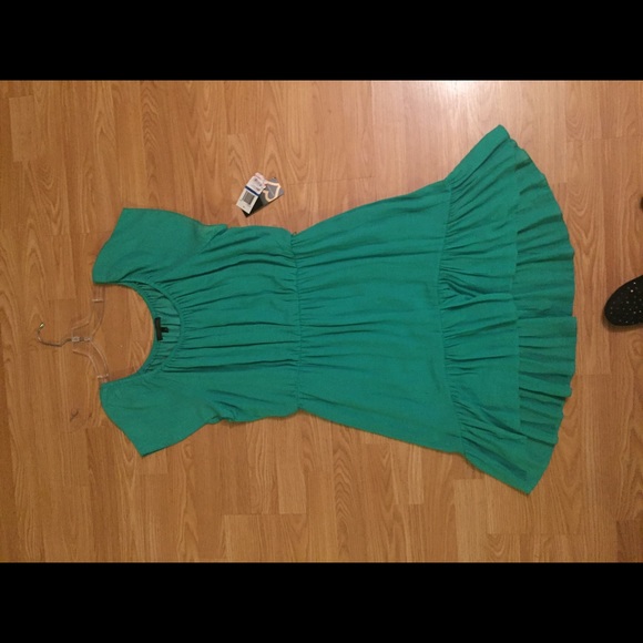 New cute green dress size L