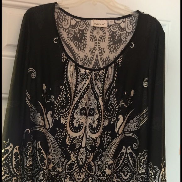 Paisley black and white tunic