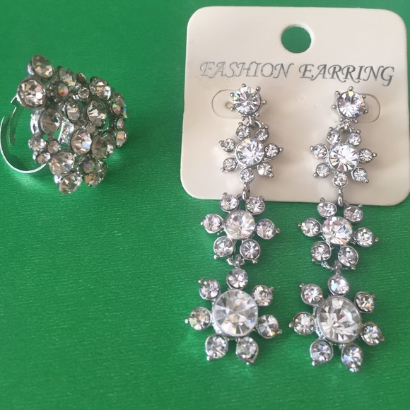 Jewelry - Rhinestone earrings