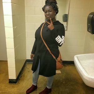 Meet your Posher, Amina