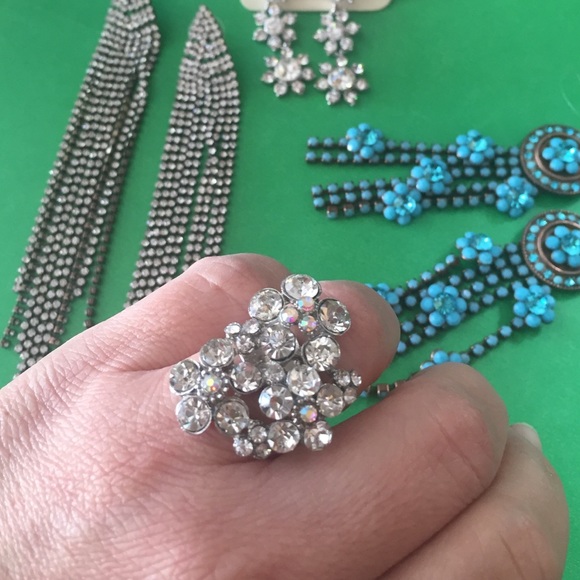 Jewelry - 🆕💍Gorgeous adjustable rhinestone ring💍🎁