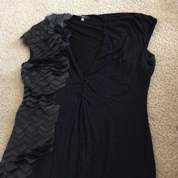 Dress detail on right side
