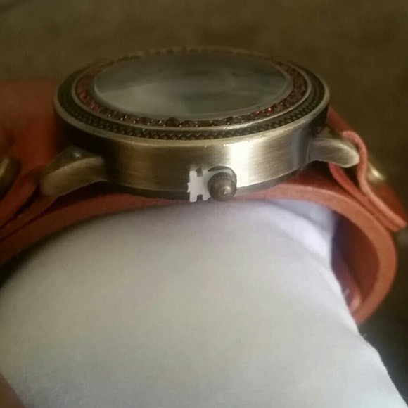 Watch - Picture 3 of 3