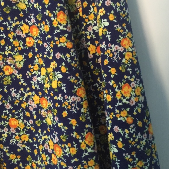 skirt - Picture 2 of 2