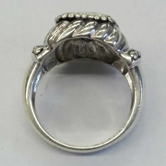 Gorgeous .925 Sterling Silver Onyx gemstone Ring - Picture 3 of 4