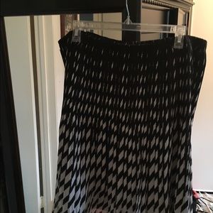 Black-White skirt