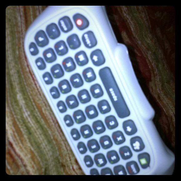 Xbox 360 controller key pad.