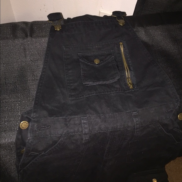 Baggy black overalls