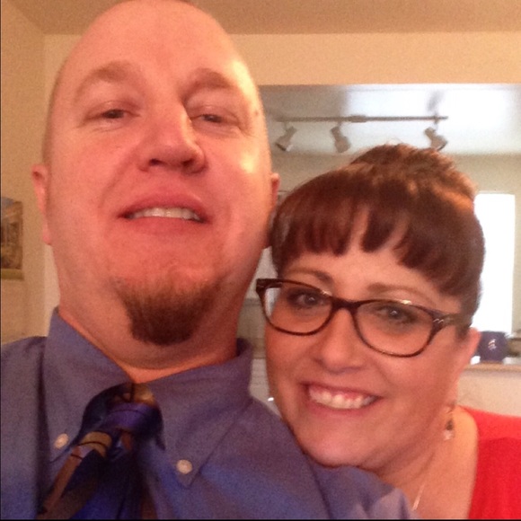 I'm Melissa and Welcome to my Closet - Picture 2 of 4