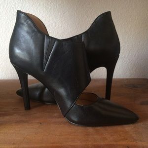 Jessica Simpson Black Heels
