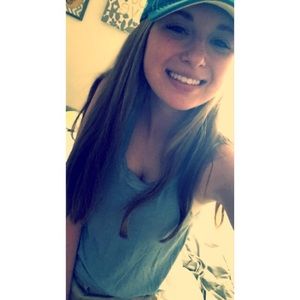 Meet your Posher, Alyssa