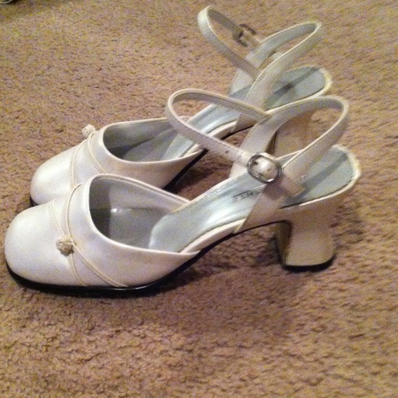 White dress shoes - Picture 2 of 4