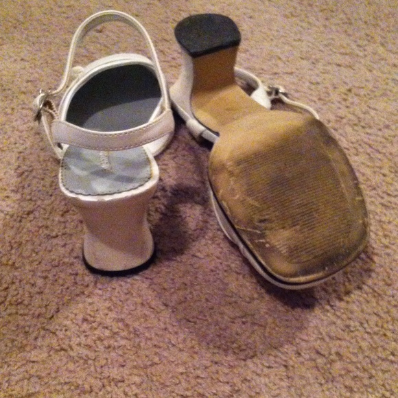 White dress shoes - Picture 3 of 4