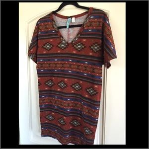 Adorable Francesca's tribal top size small