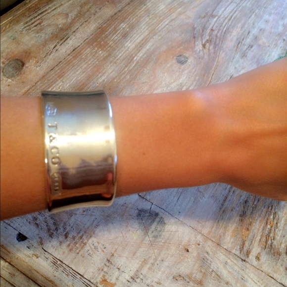 FLASH SALE! Tiffany & Co Cuff - Picture 2 of 4