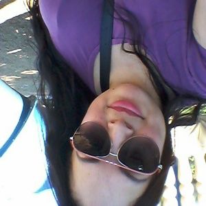 Meet your Posher, Roxanne