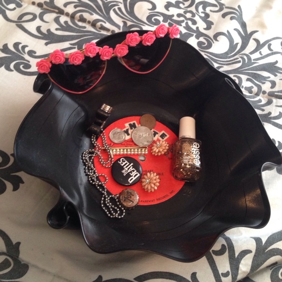 Record bowl