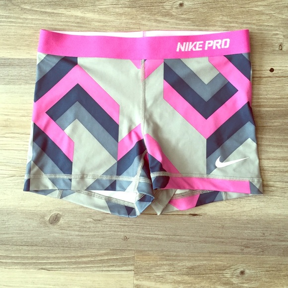 Nike pro shorts size M