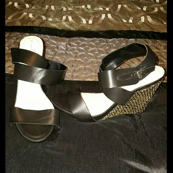 Wedge - Picture 2 of 3