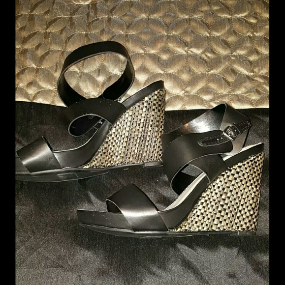 Wedge - Picture 3 of 3