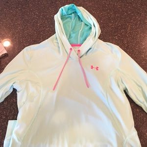 Under Armour three quartered sleeve top