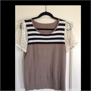 ADORABLE Anthropologie top. Size small