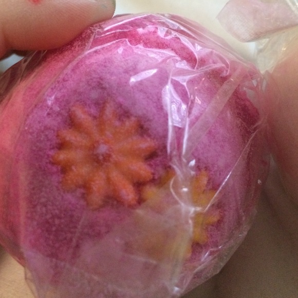 ❌SOLD❌. LUSH💕✨ - Picture 2 of 4