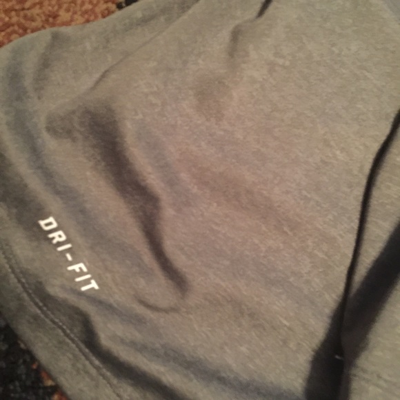 Nike Dri-Fit. - Picture 2 of 2