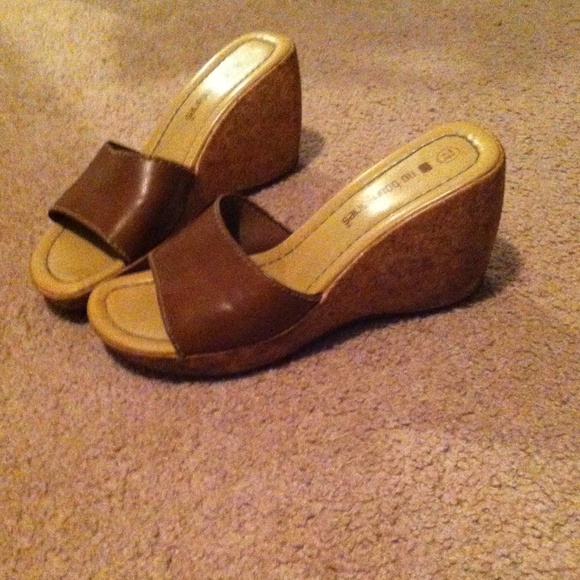 Slip on hard cork sandles - Picture 3 of 4