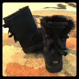UGG Australia 🎀Bailey Bow Boot 🎀 Girls size 4