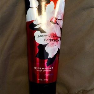 Bath and body works lotion Japanese blossom