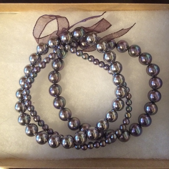 Purple shiny beaded bracelet