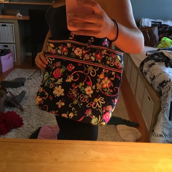 Vera Bradley Tote *COMES WITH FREE MATCHING COIN*