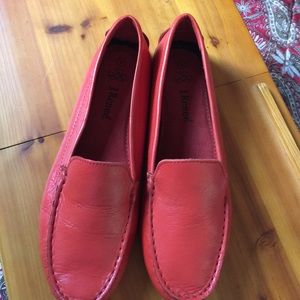 A MUST HAVE!!! LEATHER LOAFER