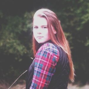 Meet your Posher, Nicole