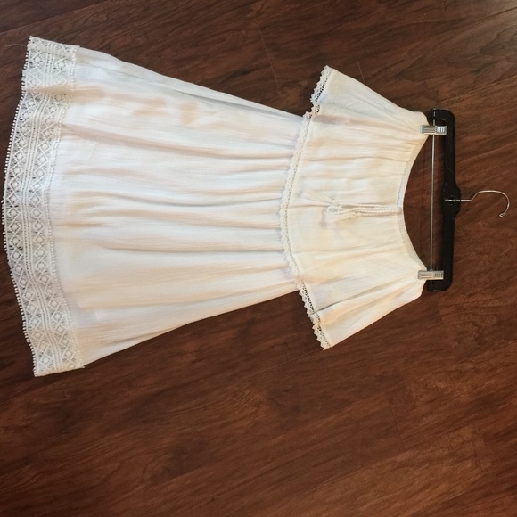 White strapless dress