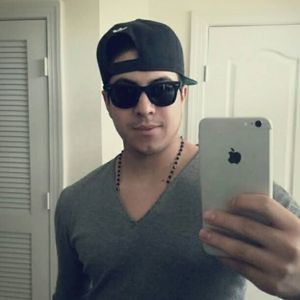 Meet your Posher, Carlos