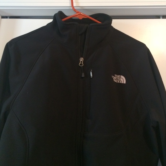 Women's Northface black jacket