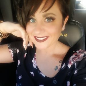 Meet your Posher, Tiffany