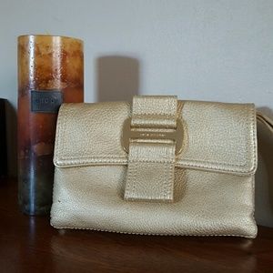 Soft metallic clutch