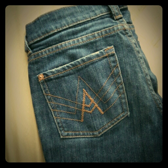 Girls Jeans, fits like a women's 23!