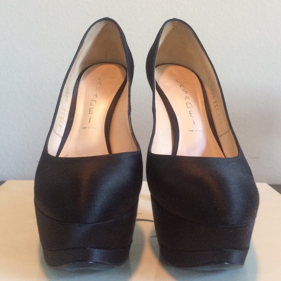 CASCADEI 👠 Satin Triple-Platform Pump - Picture 3 of 4