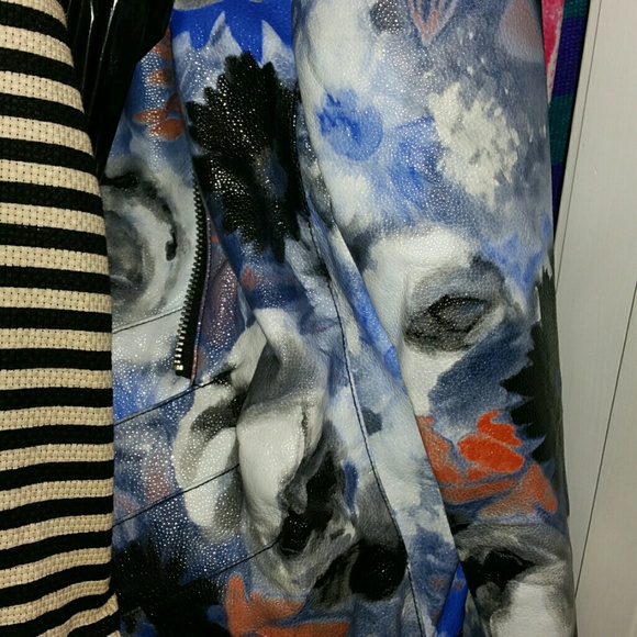 I think these match my jacket  exactly! !:) - Picture 1 of 4