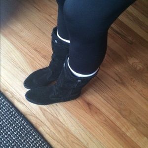 Black boots