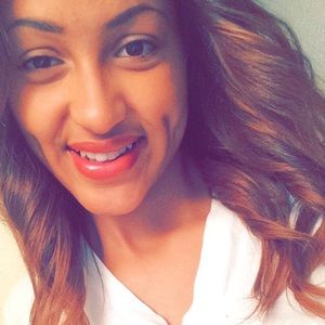 Meet your Posher, Carrie