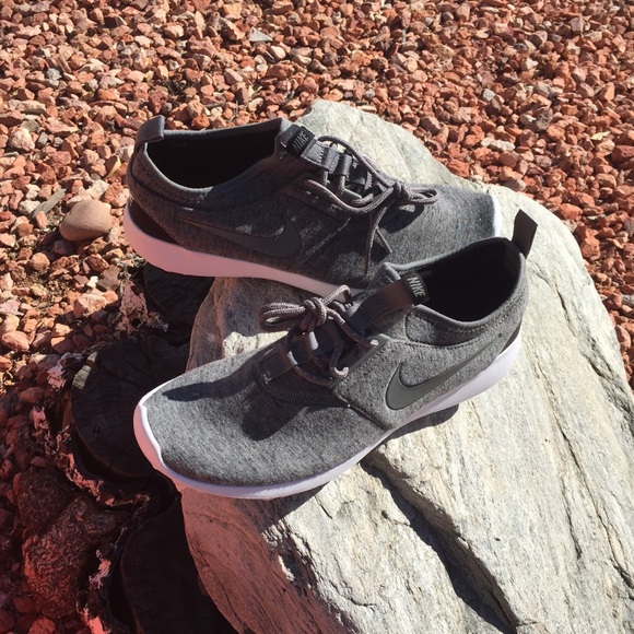 Nike Shoes - Nike Juvenate