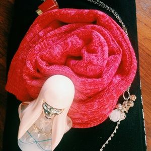 Pink scarf with quilted print